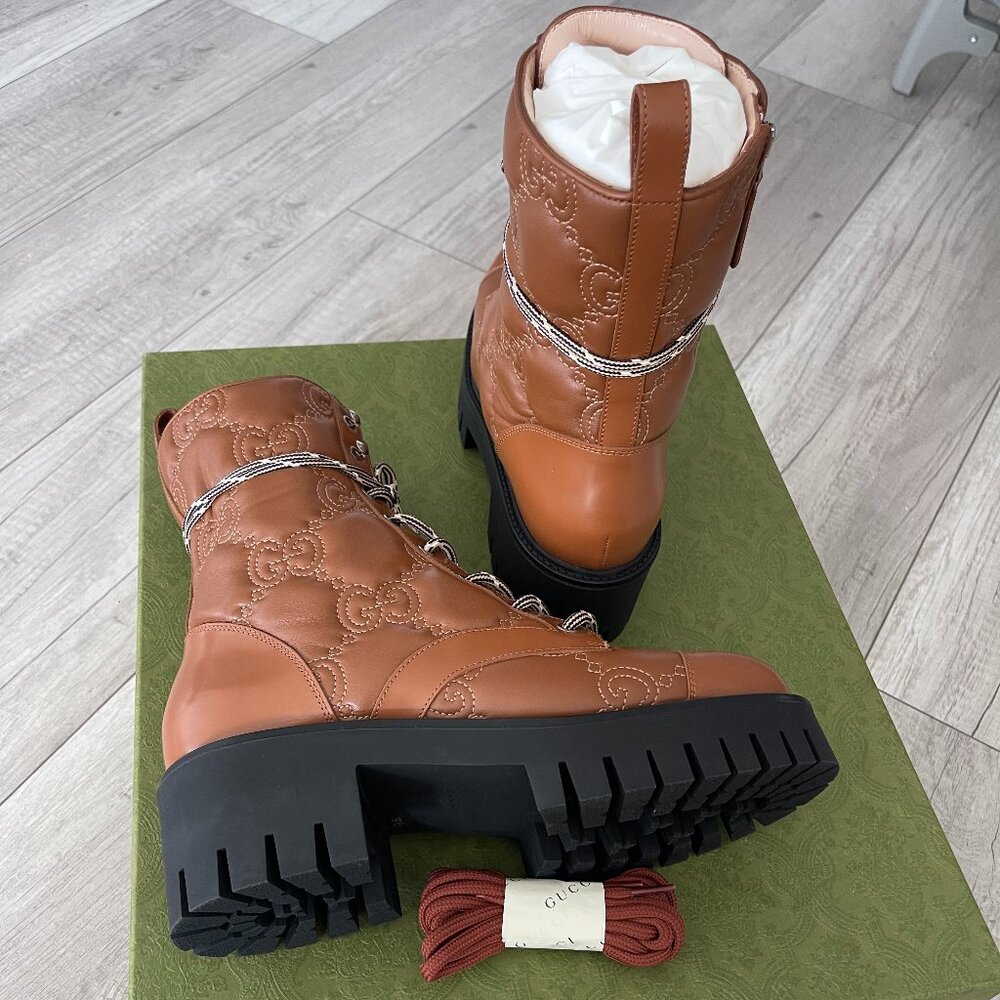 Brand New Gucci GG Embossed Matelassé  Leather Lace-up Boot Size 39.5 - Picture 2 of 7